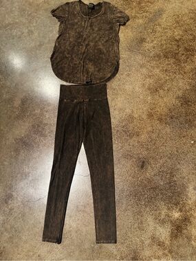 Pat Dahnke - Women's Brown washed legging set
